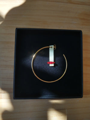 Pair Gold-Plated Brass Open Hoop Earrings with Red or Green Crystal