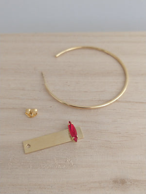 Pair Gold-Plated Brass Open Hoop Earrings with Red or Green Crystal