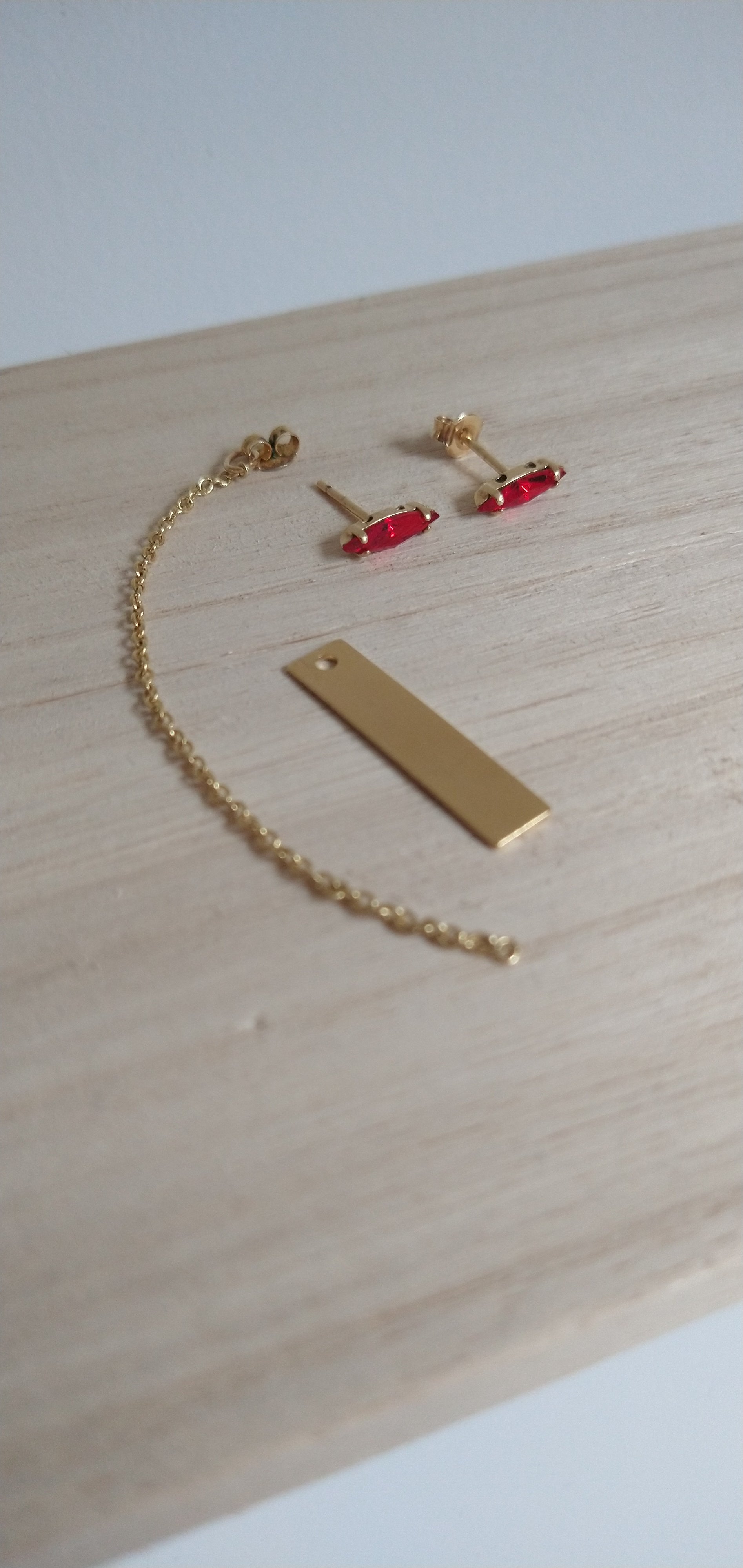 Pair Gold-Plated Brass bar Earrings with Red or Green Crystal