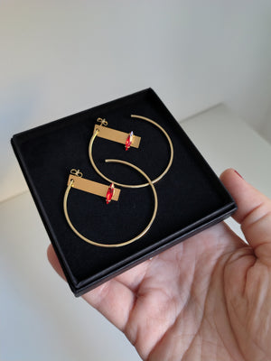 Pair Gold-Plated Brass Open Hoop Earrings with Red or Green Crystal